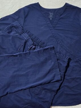 Nursing Scrub Top and Pants Set - Navy